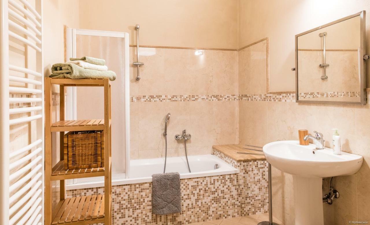 La Delizia Central Apartment Лукка Экстерьер фото
